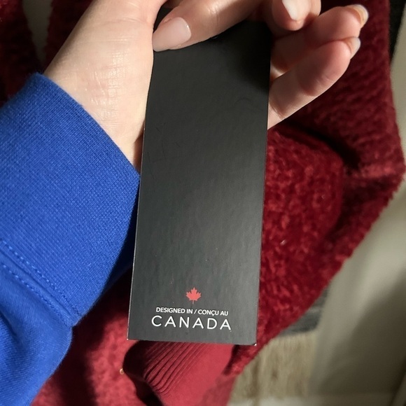 Nikki Jones crushed red hooded faux fur jacket NWT - Picture 6 of 10